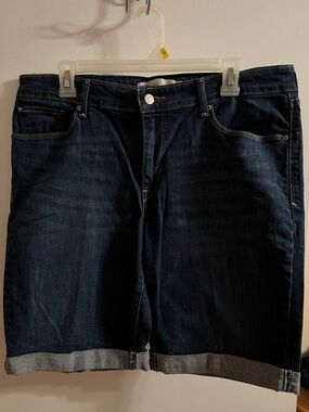 Levi’s Dark Wash Rolled Hem Denim Shorts